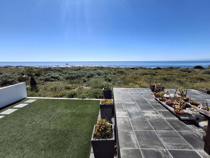 5 Bedroom Property for Sale in Sandy Point Western Cape